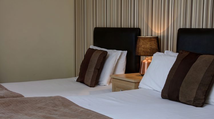 Allerton Court Hotel Room