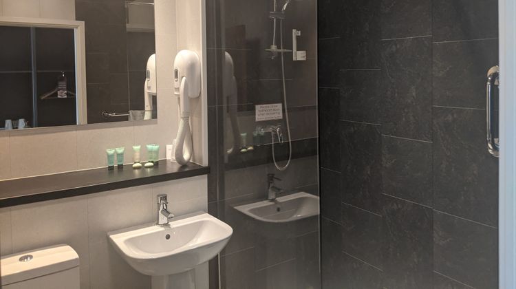 Allerton Court Hotel Room
