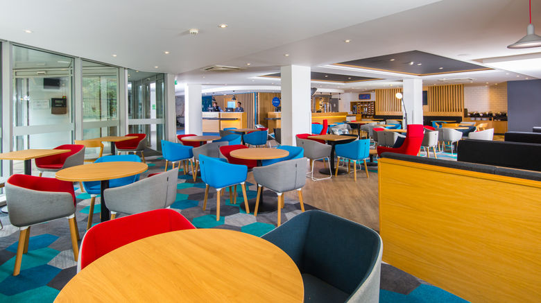 Holiday Inn Express London-Hammersmith- Hammersmith, England Hotels-  Tourist Class Hotels in Hammersmith- GDS Reservation Codes | TravelAge West