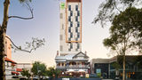 Holiday Inn West Perth Exterior