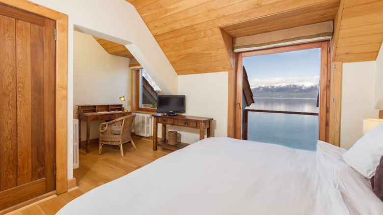 <b>Correntoso Lake & River Hotel Room</b>. Images powered by <a href="https://leonardo.com/" title="Leonardo Worldwide" target="_blank">Leonardo</a>.