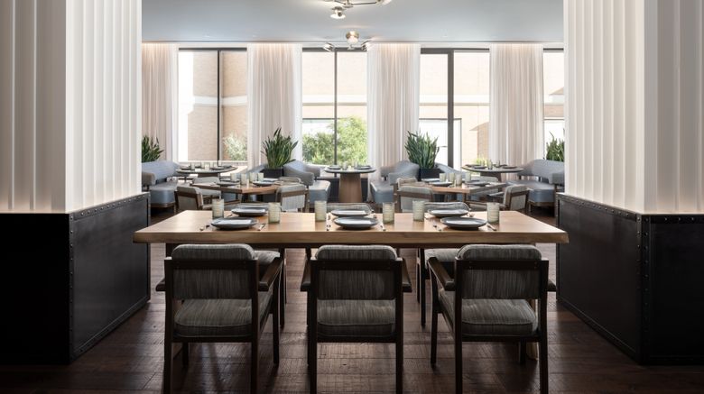 Four Seasons Hotel Houston Houston Tx Hotels Deluxe Hotels In Houston Gds Reservation Codes Travelage West