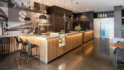 Hotel Ibis World Square