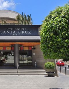 Escuela Hotel Santa Cruz