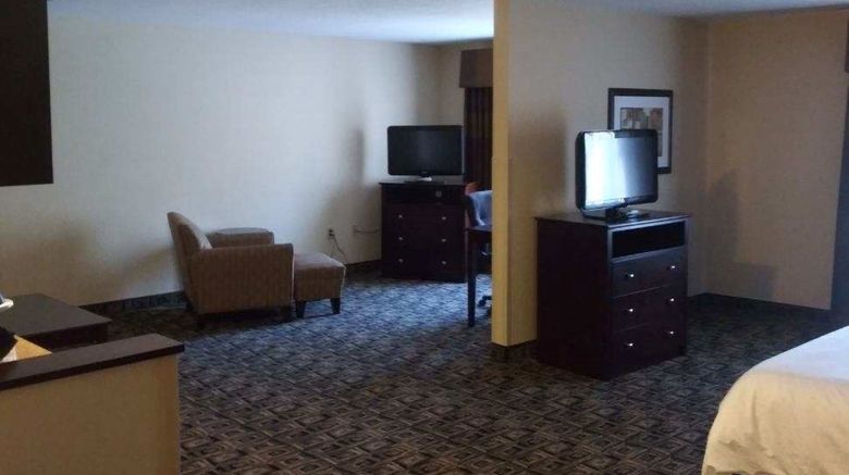 <b>Holiday Inn Express Hotel & Suites Room</b>. Images powered by <a href="https://leonardo.com/" title="Leonardo Worldwide" target="_blank">Leonardo</a>.