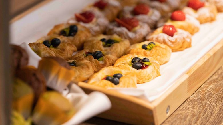 <b>Courtyard by Marriott Tokyo Station Restaurant</b>. Images powered by <a href="https://leonardo.com/" title="Leonardo Worldwide" target="_blank">Leonardo</a>.