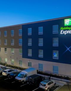 Holiday Inn Express Space Center