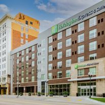 Holiday Inn Express & Suites Downtown