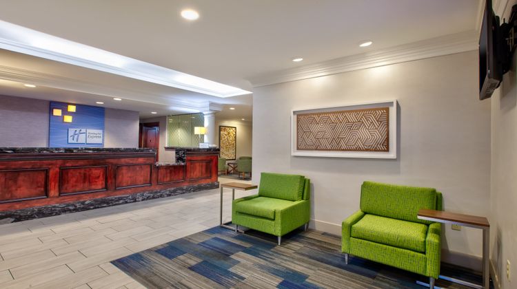 Holiday Inn Express Midtown Lobby