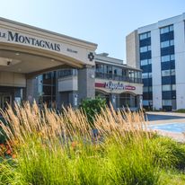Le Montagnais Hotel
