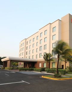 Courtyard Panama MetroMall