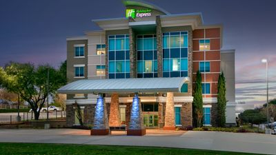 Holiday Inn Express/Suites North Dallas