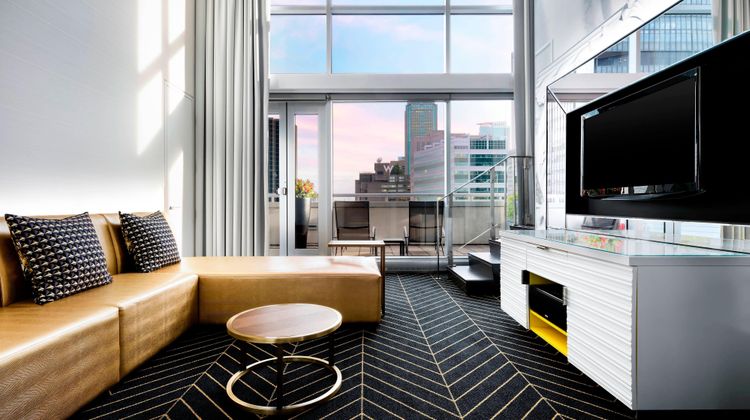 W Montreal Suite