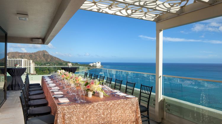 Moana Surfrider, a Westin Resort & Spa Lobby