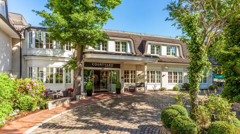<b>Courtyard by Marriott Hamburg Airport Exterior</b>. Images powered by <a href="https://leonardo.com/" title="Leonardo Worldwide" target="_blank">Leonardo</a>.