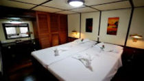 Indochine Inside