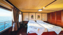Indochine Inside