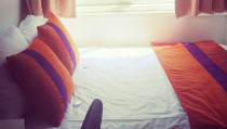 Raymonde Inside