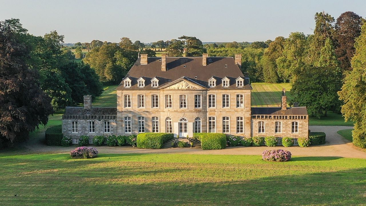 Chateau de Bouceel dates back to 1763.