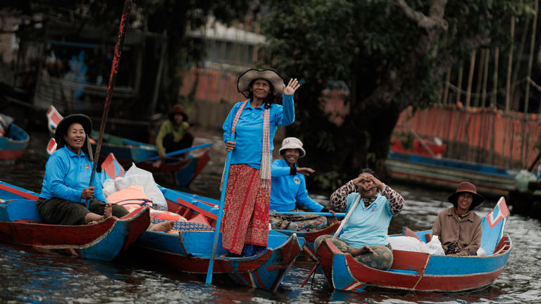 Welcoming locals greeted the GX group in Kampong Phluk.
