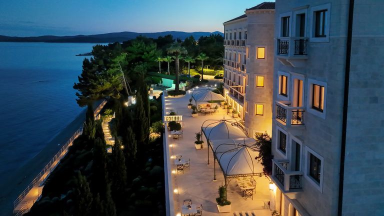 The property offers magnificent sea views.