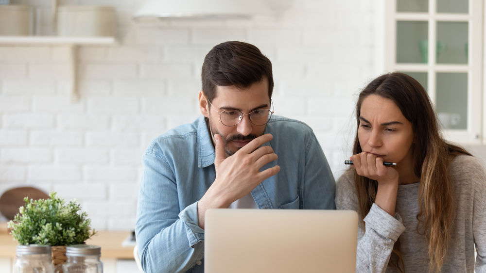 American Express cardholders will have to choose between using a travel advisor or booking their own hotel or cruise on American Express Travel.