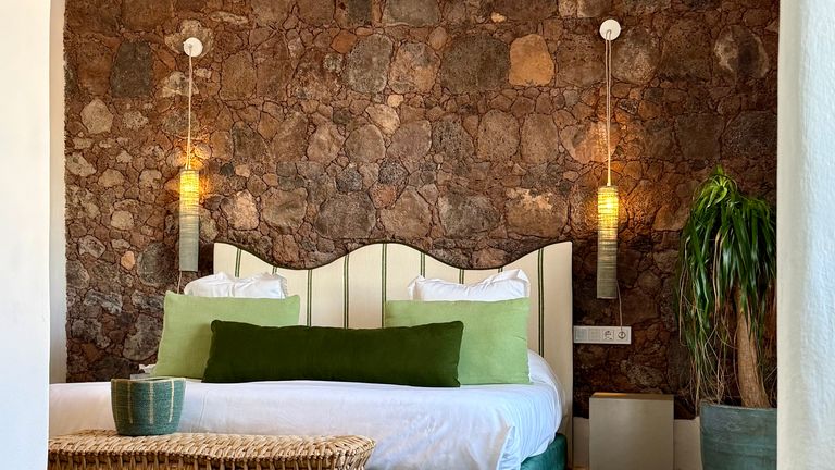 The hotel's 20 guestrooms feature natural materials.