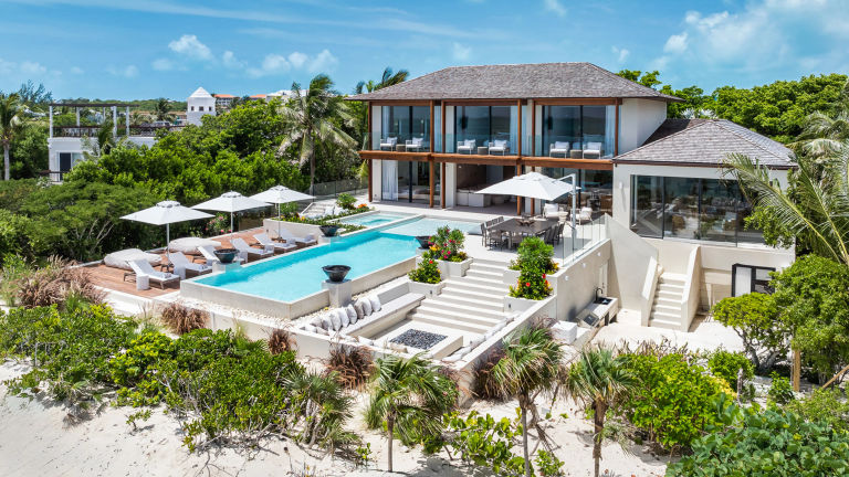Advisors can earn bonus commission and reward points for Rental Escapes villa bookings.