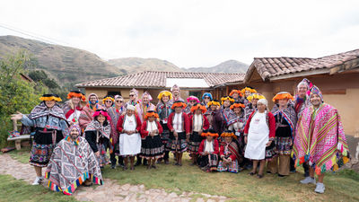 Summit attendees participated in a variety of community visits, including a traditional lunch at the Amaru community in the Sacred Valley.
