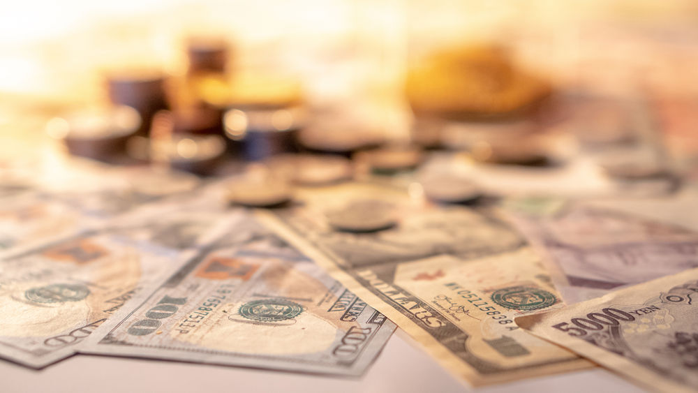 Holiday airfares are hitting a 10-year high, but there are ways for travelers to maximize the potential for savings.