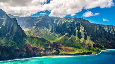 The Napali Coast is just one of myriad recommendations advisors can find on Keys to Hawaii.