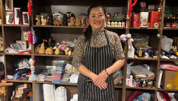 Zhang Jie hosted travel advisors in her traditional courtyard home in Beijing, where they learned to make dumplings.