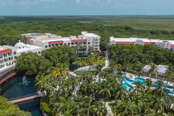Kimpton’s First All-Inclusive Resort Opens in Riviera Maya