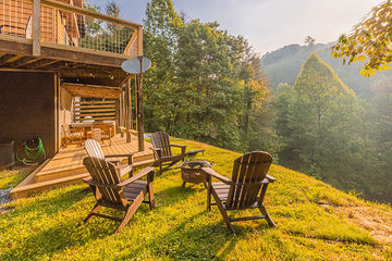 New Smoky Mountains Retreat Courts Groups