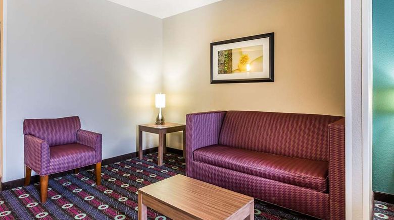 <b>Comfort Inn & Suites, Newcastle Suite</b>. Images powered by <a href="https://iceportal.shijigroup.com/" title="IcePortal" target="_blank">IcePortal</a>.