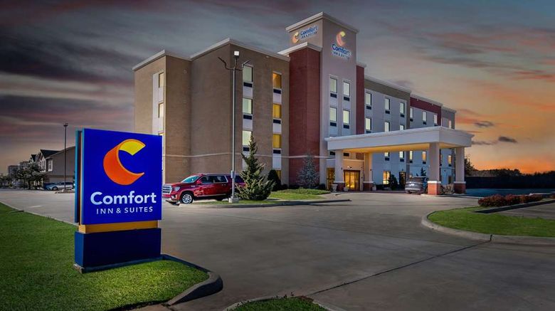 <b>Comfort Inn & Suites, Newcastle Exterior</b>. Images powered by <a href="https://iceportal.shijigroup.com/" title="IcePortal" target="_blank">IcePortal</a>.