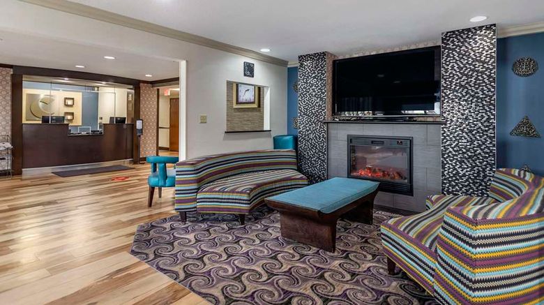 <b>Comfort Inn Tulsa Lobby</b>. Images powered by <a href="https://iceportal.shijigroup.com/" title="IcePortal" target="_blank">IcePortal</a>.