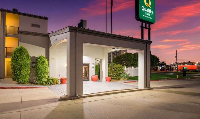 Quality Inn Exterior