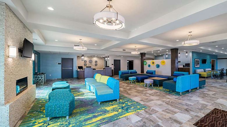 <b>Comfort Inn & Suites Oklahoma City Lobby</b>. Images powered by <a href="https://iceportal.shijigroup.com/" title="IcePortal" target="_blank">IcePortal</a>.