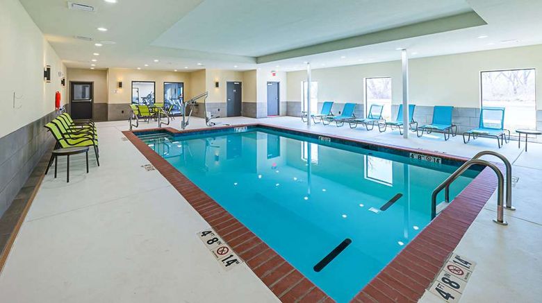 <b>Comfort Inn & Suites Oklahoma City Pool</b>. Images powered by <a href="https://iceportal.shijigroup.com/" title="IcePortal" target="_blank">IcePortal</a>.