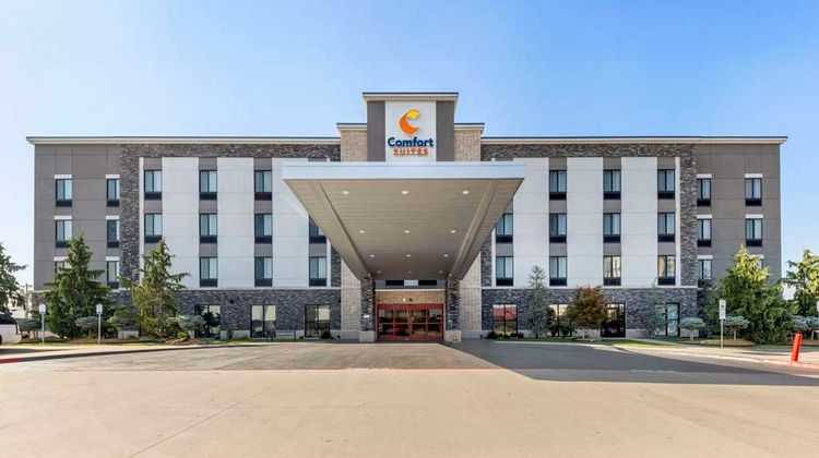 Comfort Suites Oklahoma City Exterior