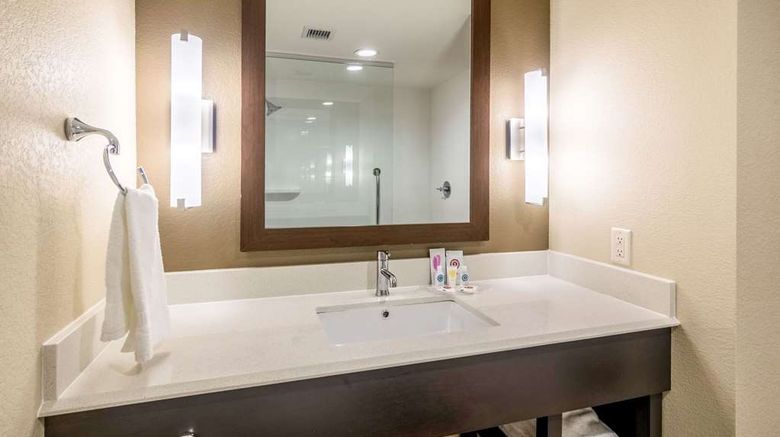 <b>Comfort Suites Oklahoma City Room</b>. Images powered by <a href="https://iceportal.shijigroup.com/" title="IcePortal" target="_blank">IcePortal</a>.