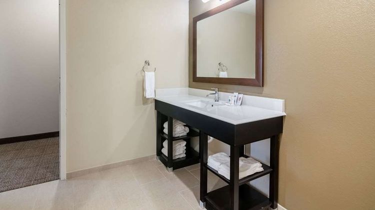 Comfort Suites Oklahoma City Room