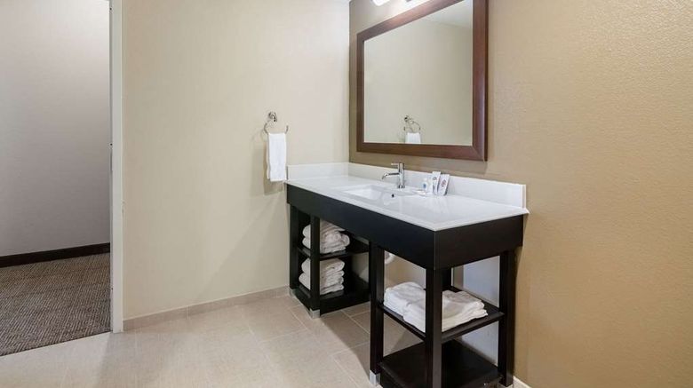 <b>Comfort Suites Oklahoma City Room</b>. Images powered by <a href="https://iceportal.shijigroup.com/" title="IcePortal" target="_blank">IcePortal</a>.