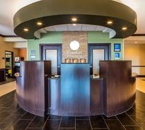 Comfort Inn & Suites Moore Lobby