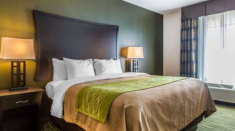 Comfort Inn & Suites Moore Suite