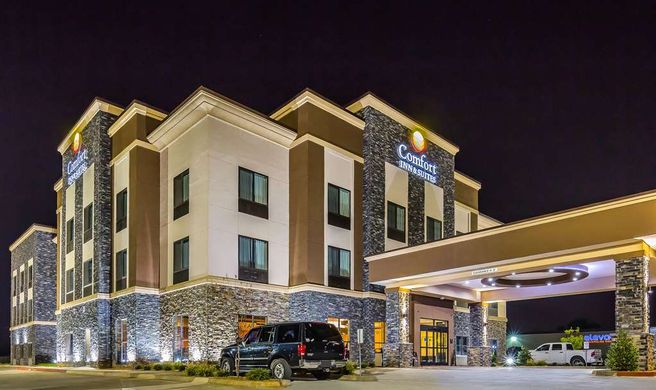 Comfort Inn & Suites Moore Exterior