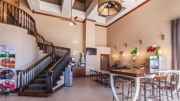 Quality Inn & Suites Hotel Owasso Restaurant