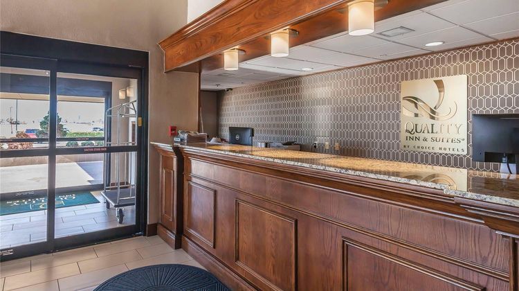 Quality Inn & Suites Hotel Owasso Lobby