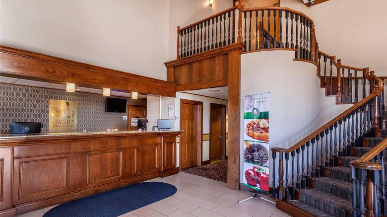 <b>Quality Inn & Suites Hotel Owasso Lobby</b>. Images powered by <a href="https://iceportal.shijigroup.com/" title="IcePortal" target="_blank">IcePortal</a>.